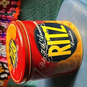 Vintage 1984 Nabisco cracker tin